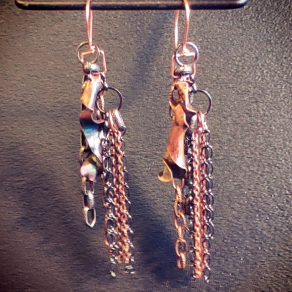 Flame painted copper and chain earrings. - Picture 3 of 5